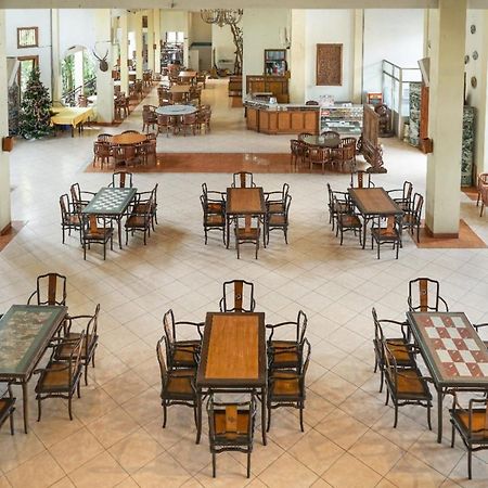 Front One Resort Indraloka Temanggung Esterno foto
