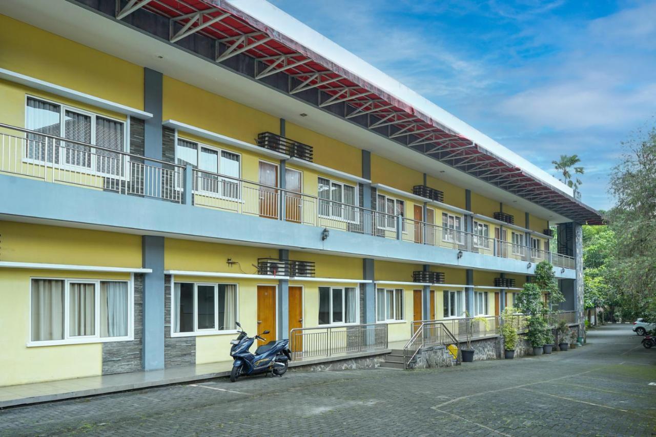 Front One Resort Indraloka Temanggung Esterno foto