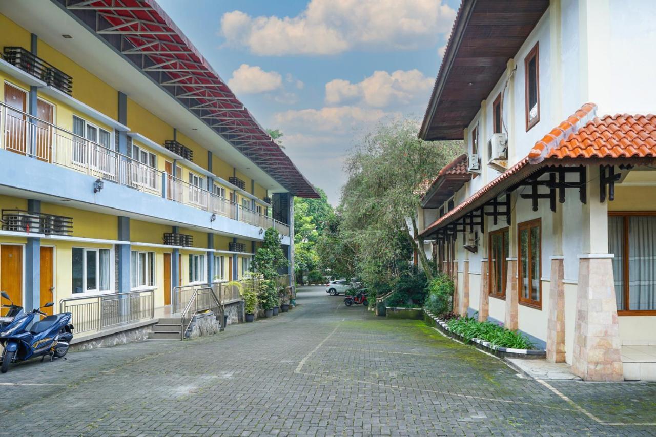 Front One Resort Indraloka Temanggung Esterno foto