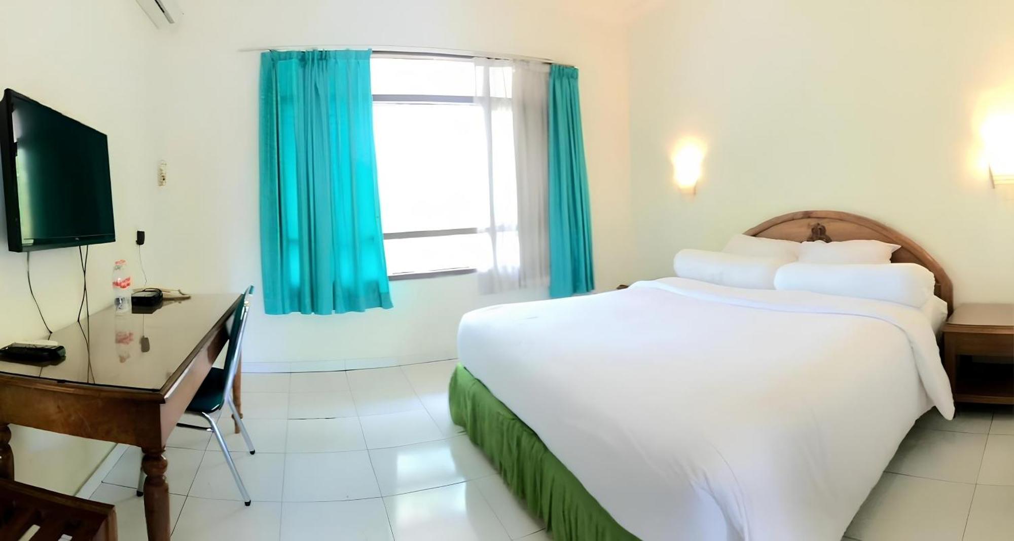 Front One Resort Indraloka Temanggung Esterno foto